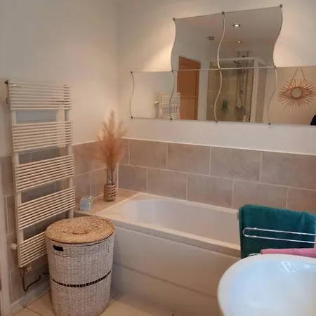 Modernised Home With 2 Bedrooms In Cardiff Esterno foto