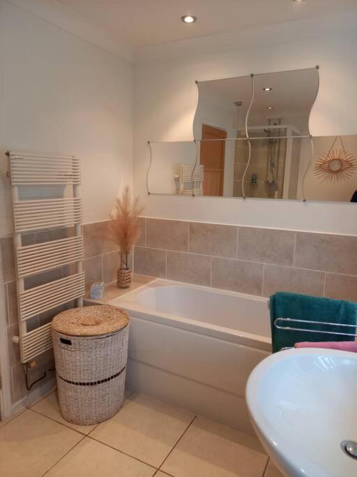 Casa vacanze Modernised With 2 Bedrooms In Cardiff